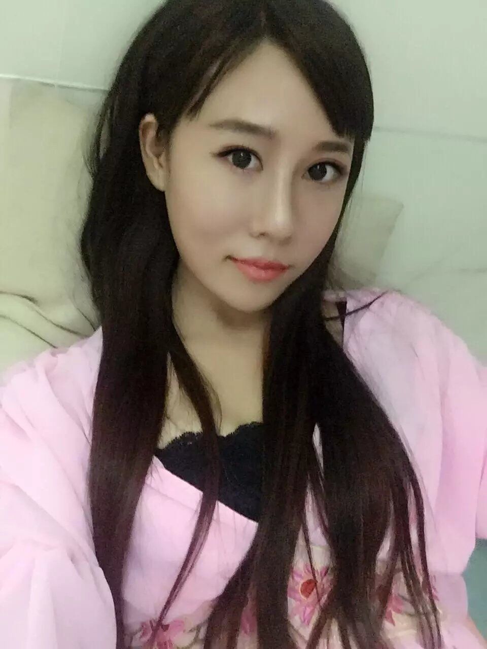 有照片，身材S性感气质美女。 第1张