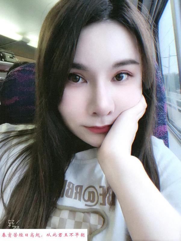 南站性感高挑大美女 第1张