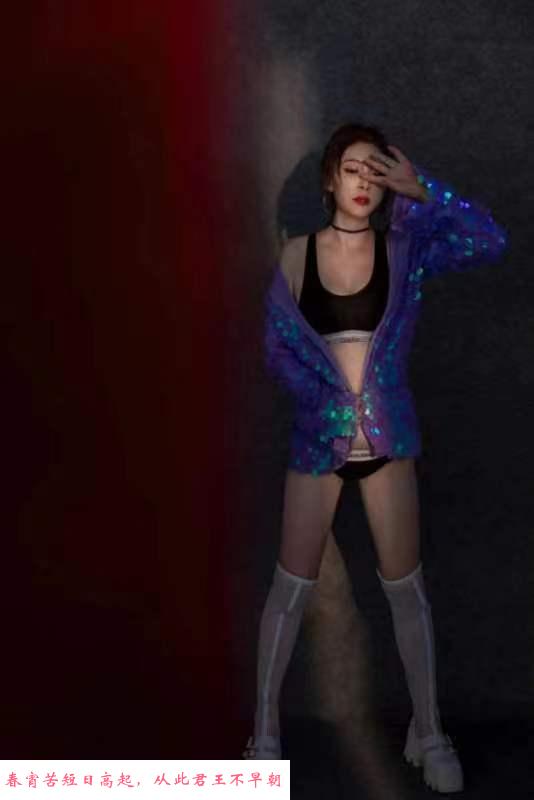 黑丝美腿蜜桃臀少妇 第3张