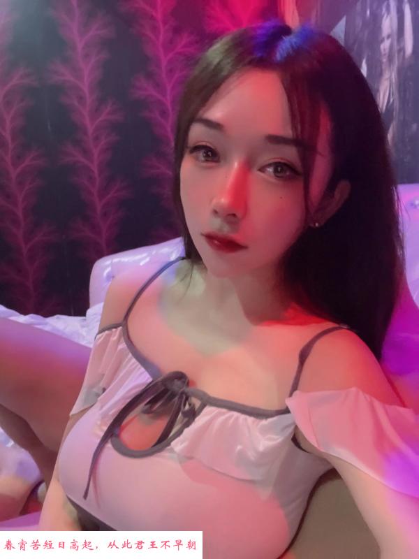 汉阳可三通美女画画 第1张