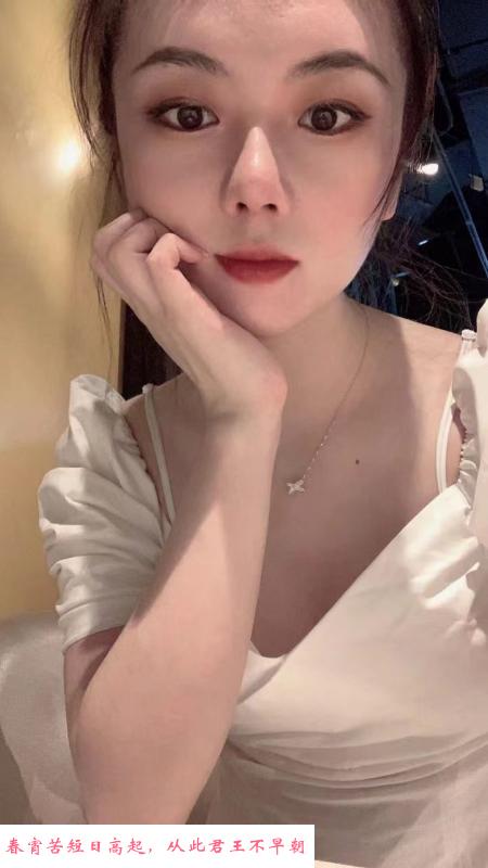 印象城大波妹子 第1张