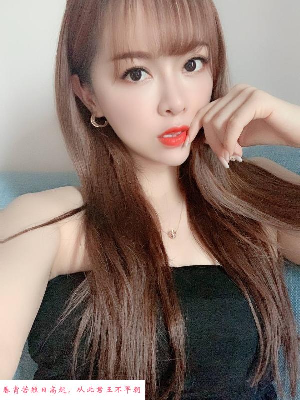 前凸后翘的骚姐姐 第1张