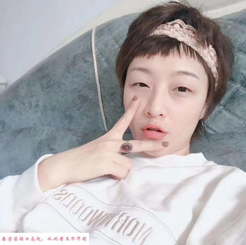 短发风骚丸子妹 第1张