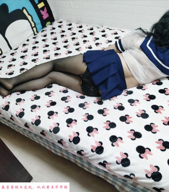潘家园制服系美腿熟女 第1张