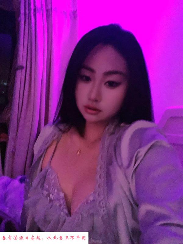 服务系颜值控月月 第1张