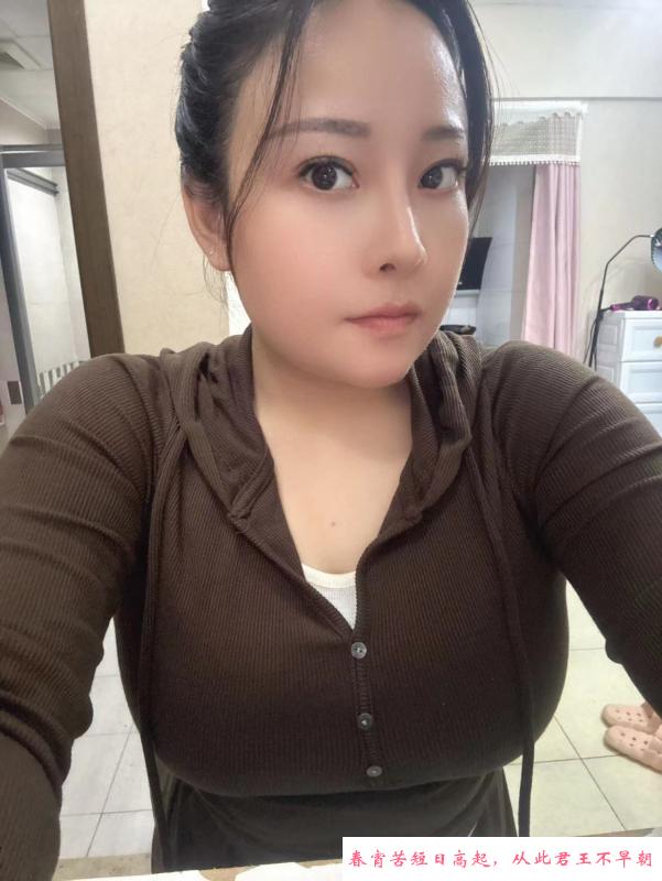 一字马巨乳老师 第4张