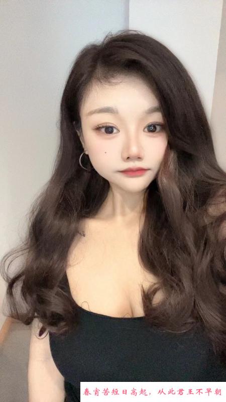 天心00后大胸妹 第3张