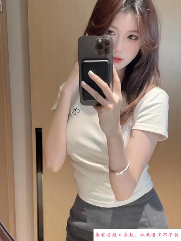 苗条小巧可爱小姐姐 第3张