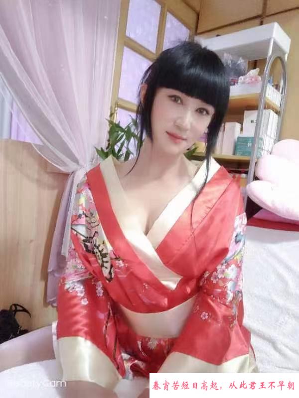 除夕夜包夜骚妇 第2张