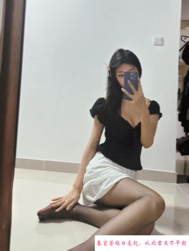 吴中黑丝美女 第2张