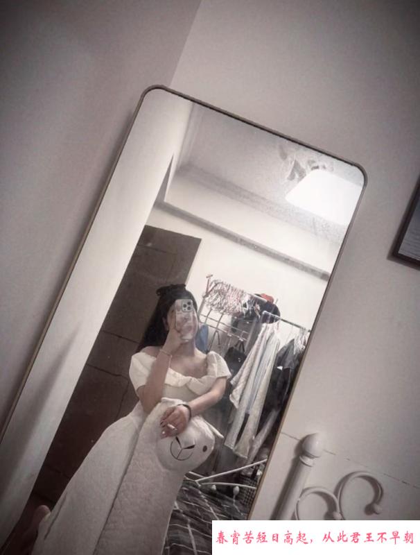 年轻微胖大胸妹 第3张