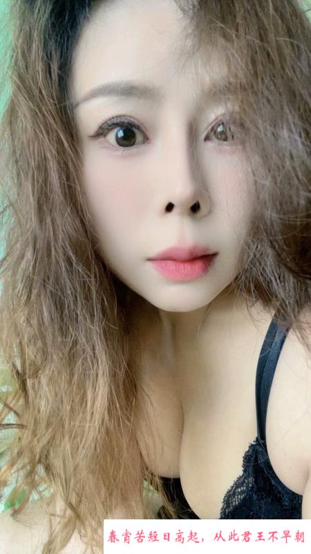 南信大附近大奶熟妇 第1张