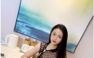 胸大活好小爱 第1张
