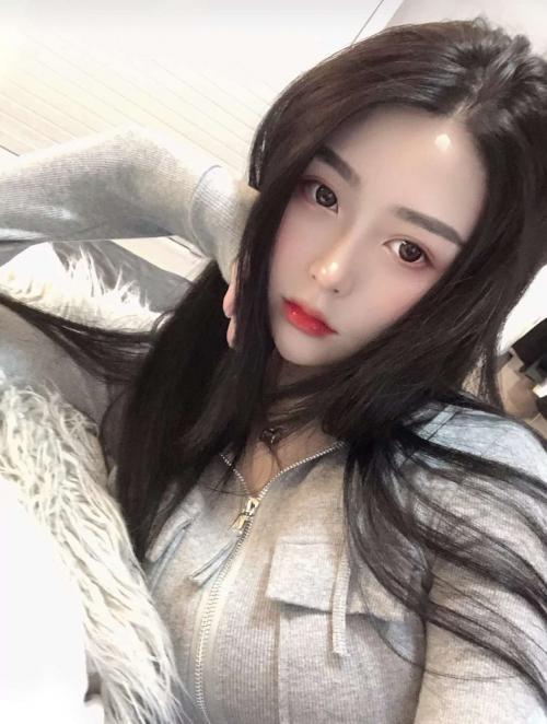 粉嫩丰满兼职小白虎 第2张