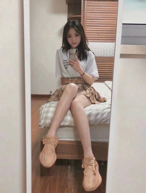 00后学生妹兼职b紧水嫩 第5张