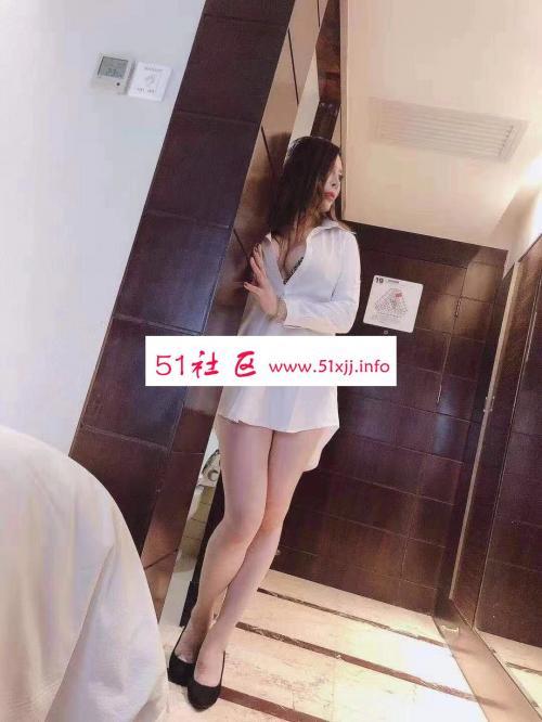 分享一个大奶子少妇，热情风骚 第2张