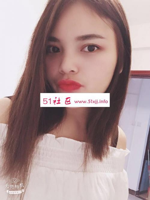 一个颜值不错的妹妹 第1张