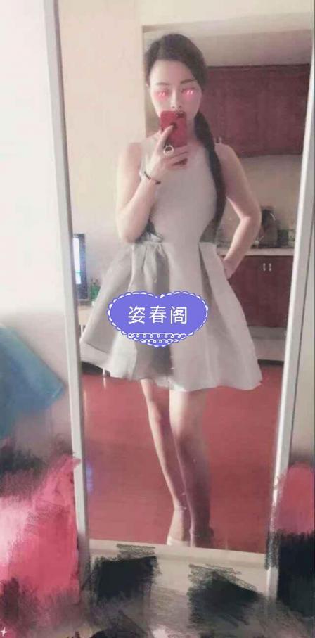 蓉蓉美女，一字马姿势有几个人能受得了 第2张
