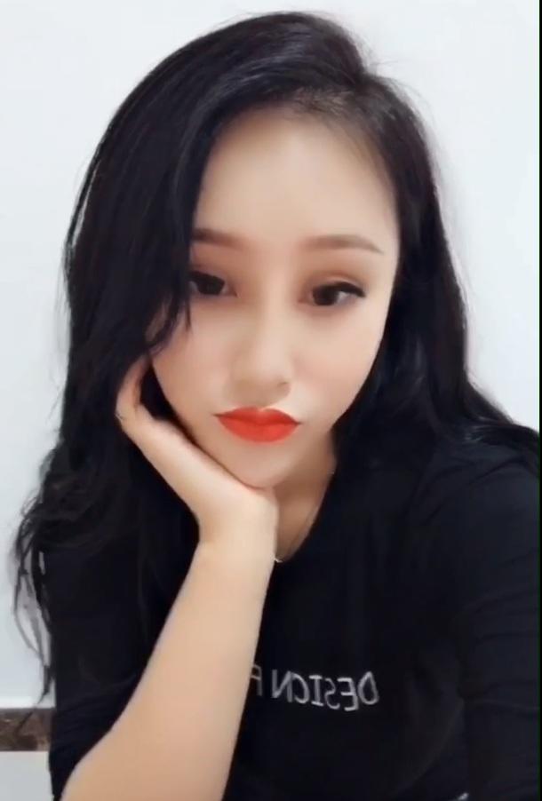 前凸后翘高个漂亮妹子,态度好 第1张