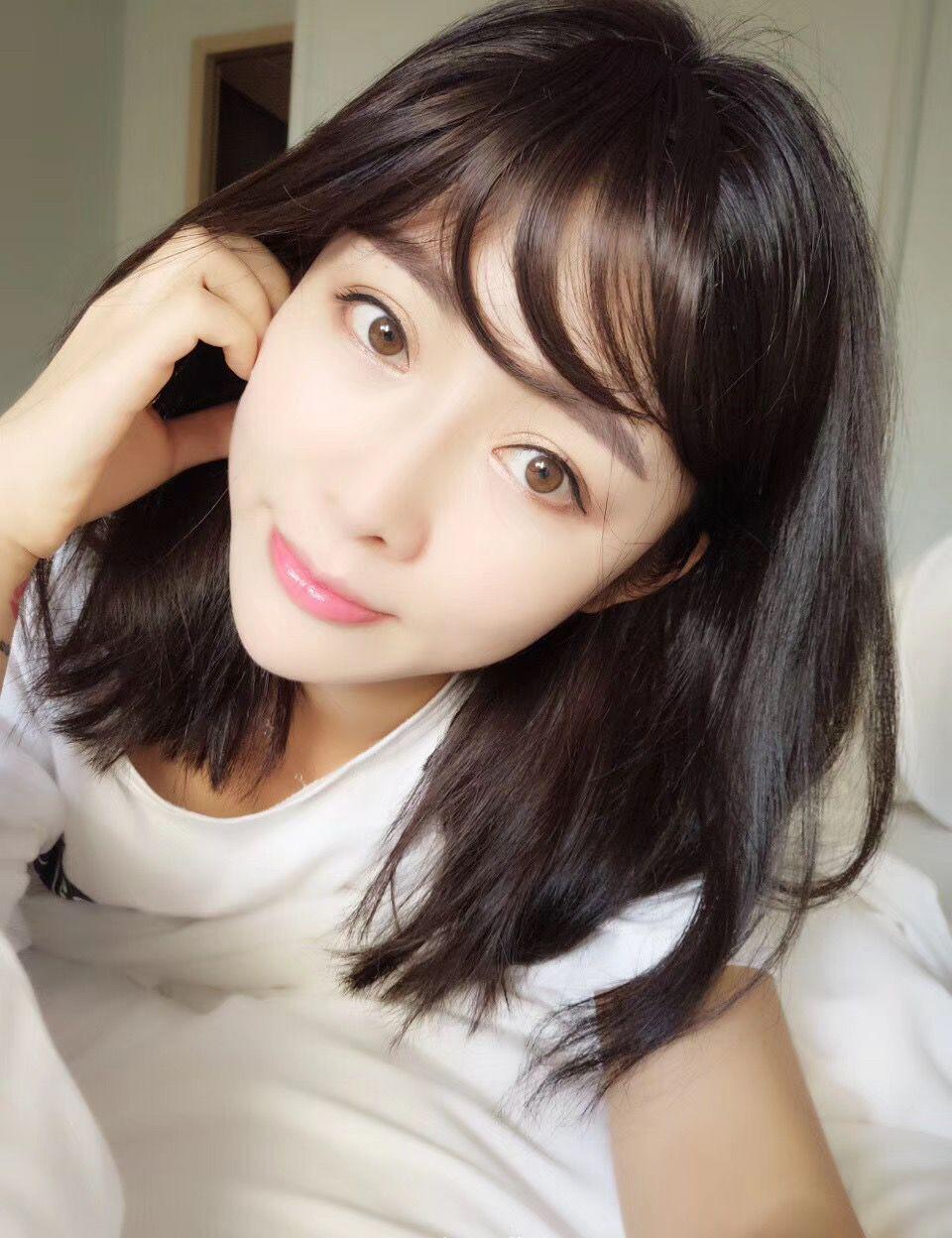 身材颜值俱佳，刚21的粉嫩妹子！ 第1张