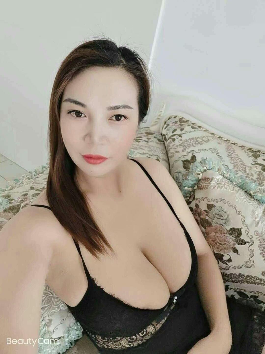 服务型高挑巨乳少妇 第3张