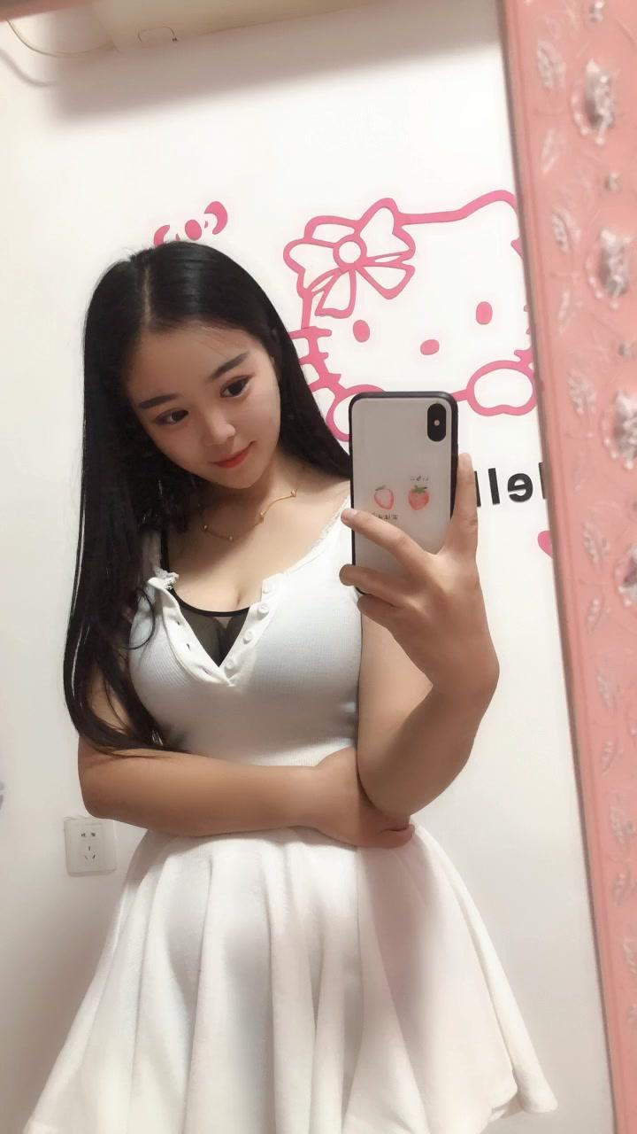 19岁妙龄女孩田心，清纯粉嫩 第1张