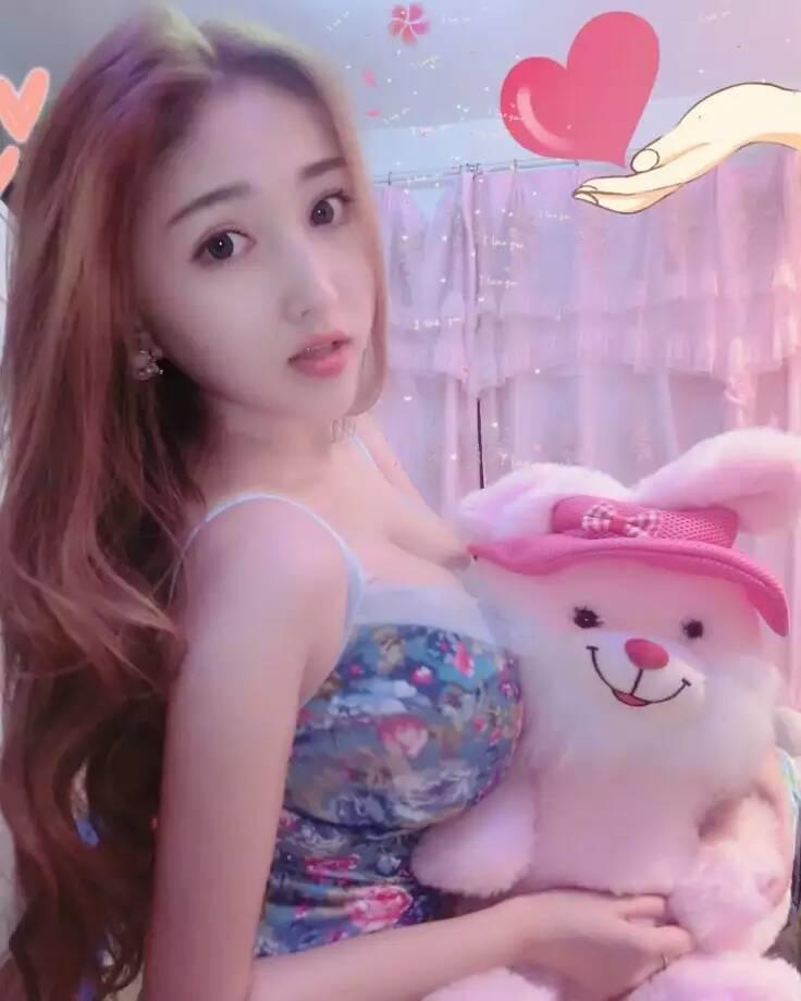 萌萌哒大波妹，颜值非常高，波超级大 第2张