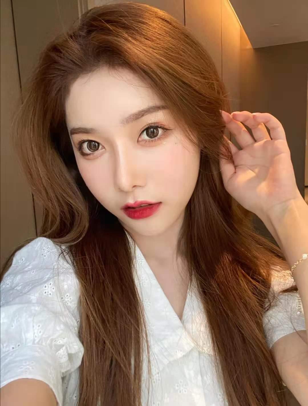 性感大胸妹妹听话不催人,肉欲横飞的感觉 第1张