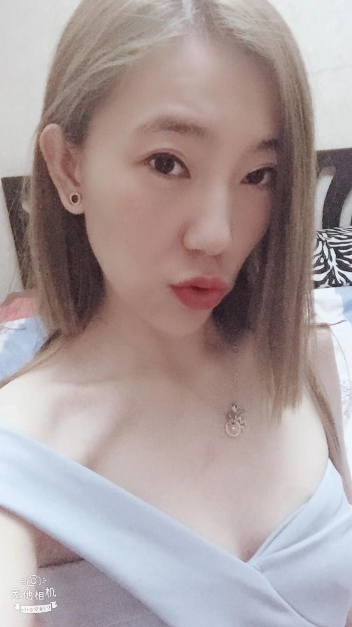 很健谈的小姐姐 第1张
