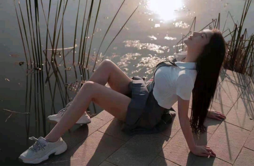 新人高颜值美女 第2张