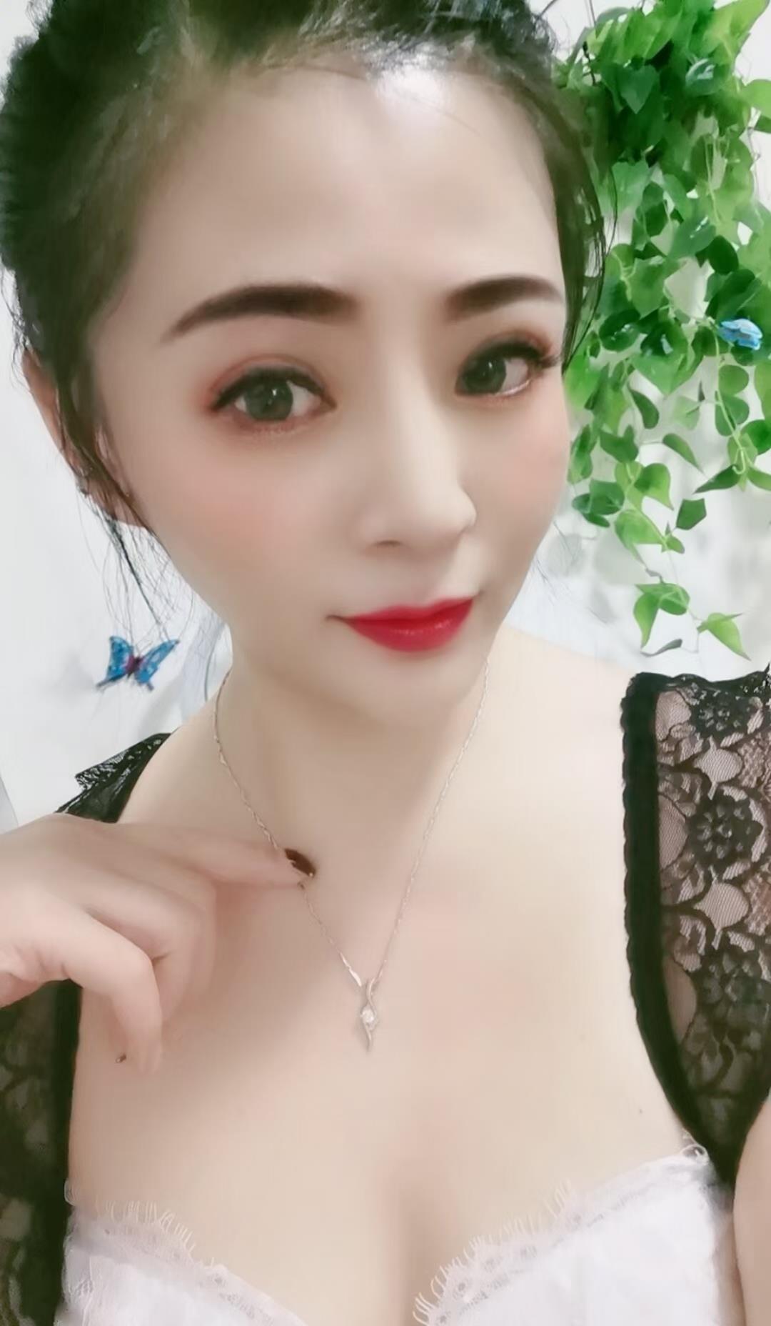 超性比价熟女忘忧草 第1张