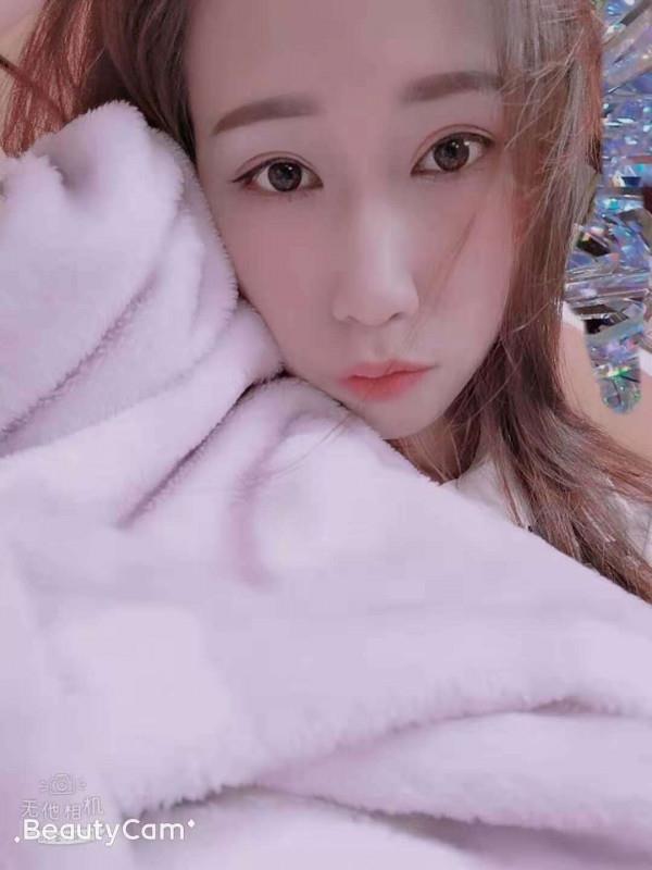 温柔美腿小美女 第2张