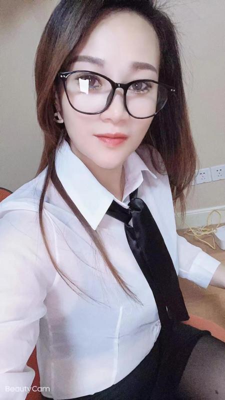 熟女阿美制服丝袜 第2张