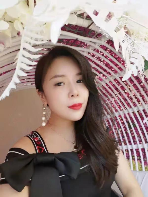 美容店老板娘 第1张