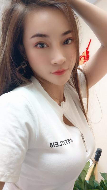 二刷前凸后翘下城如梦 第2张
