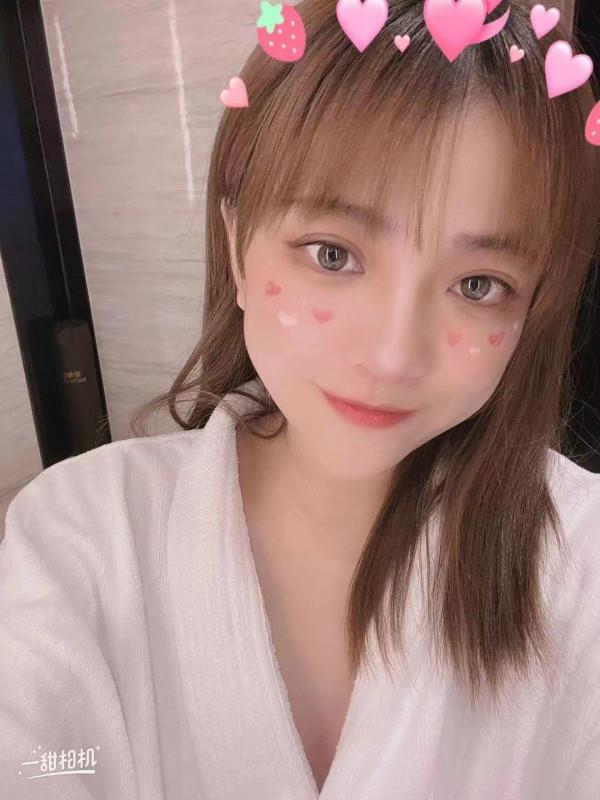 南山大胸大臀美女 第2张