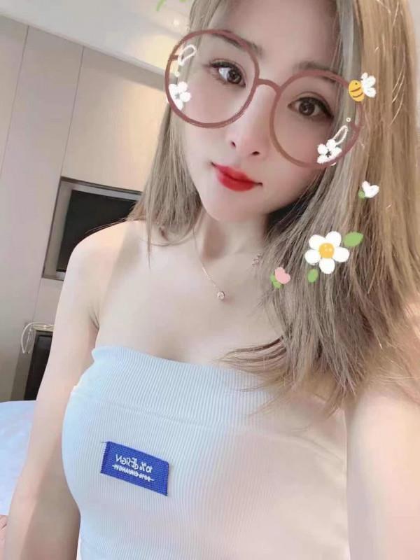 丰乐路附近颜值妹子 第1张