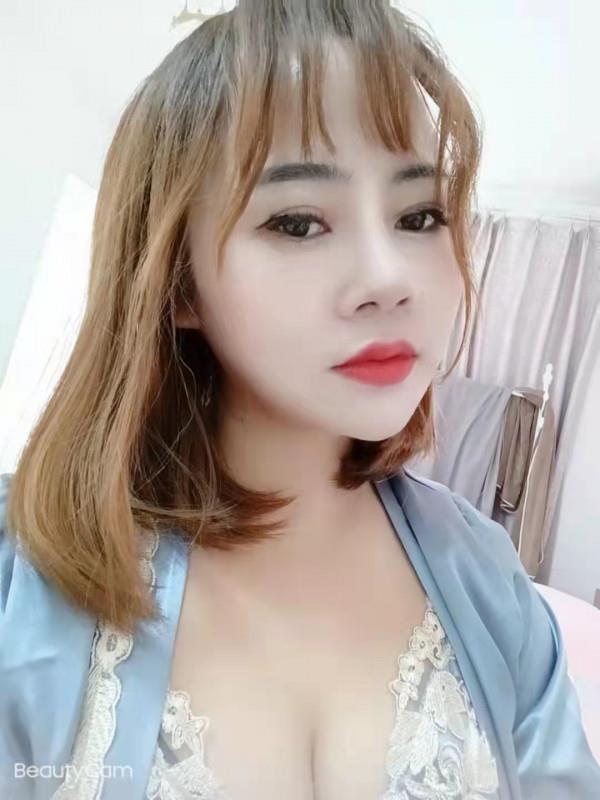 小活大活样样会的妹子 第1张