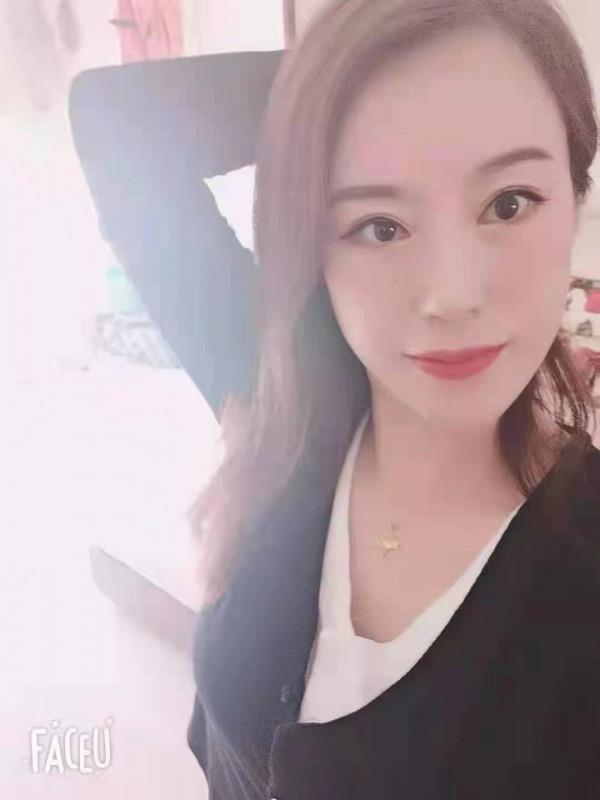 罗湖居家东北小少妇猪猪 第3张