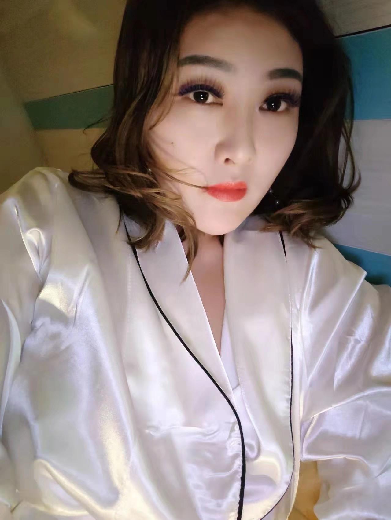可舌吻少妇 第3张