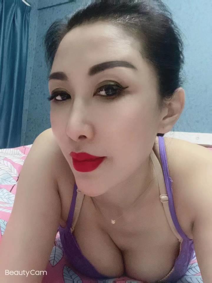 服务极好的少妇 第1张