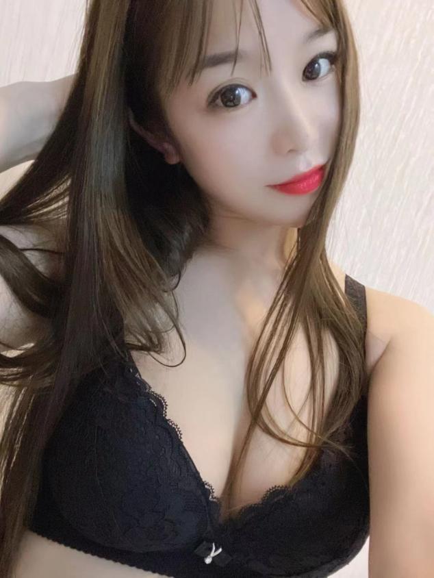 20岁嫩妹芸芸 第1张
