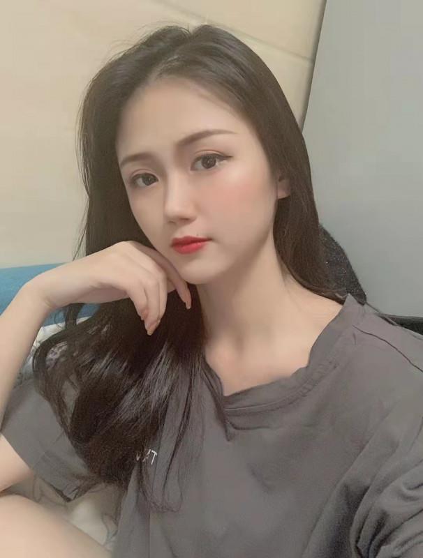 温柔邻家妹子月月 第1张