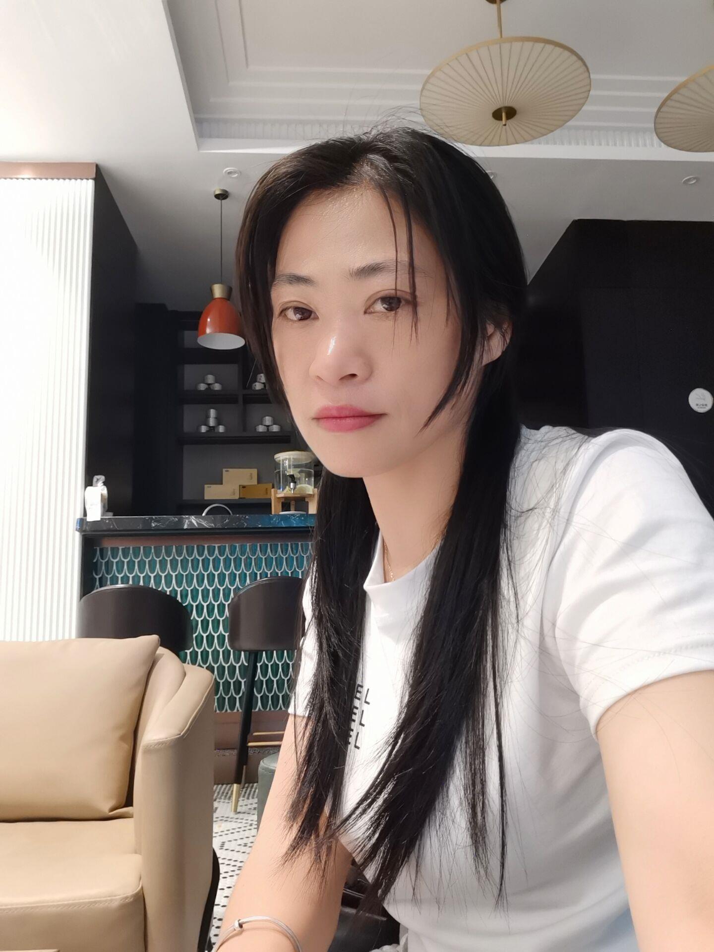 台江步行街大胸熟女 第2张