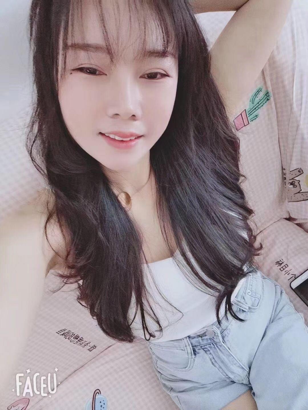 深圳龙华肤白美胸小姐姐 第3张