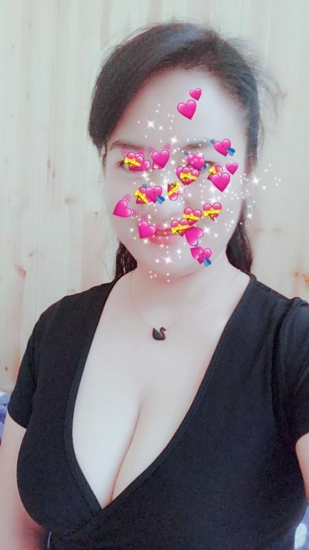 很会玩的大奶熟女 第1张