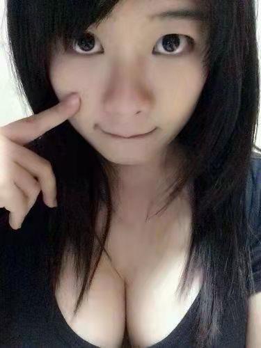 龙华D奶小妹 第2张