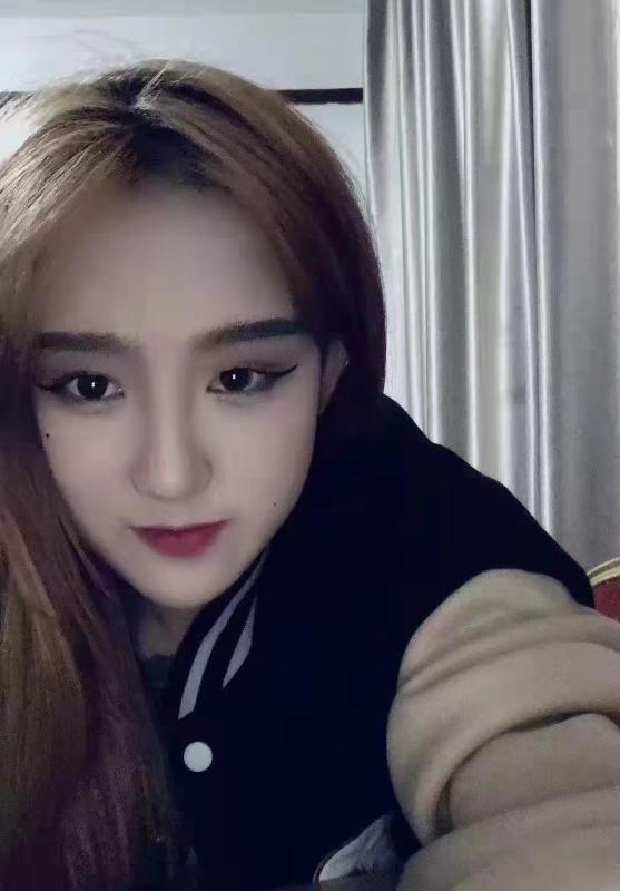 年轻小骚货 第3张