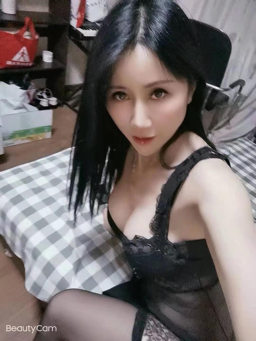 青年路附近小姐姐性价比超高 第2张