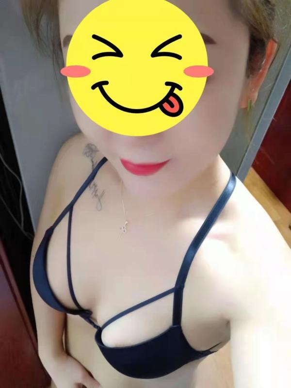 友好广场小少妇 第2张